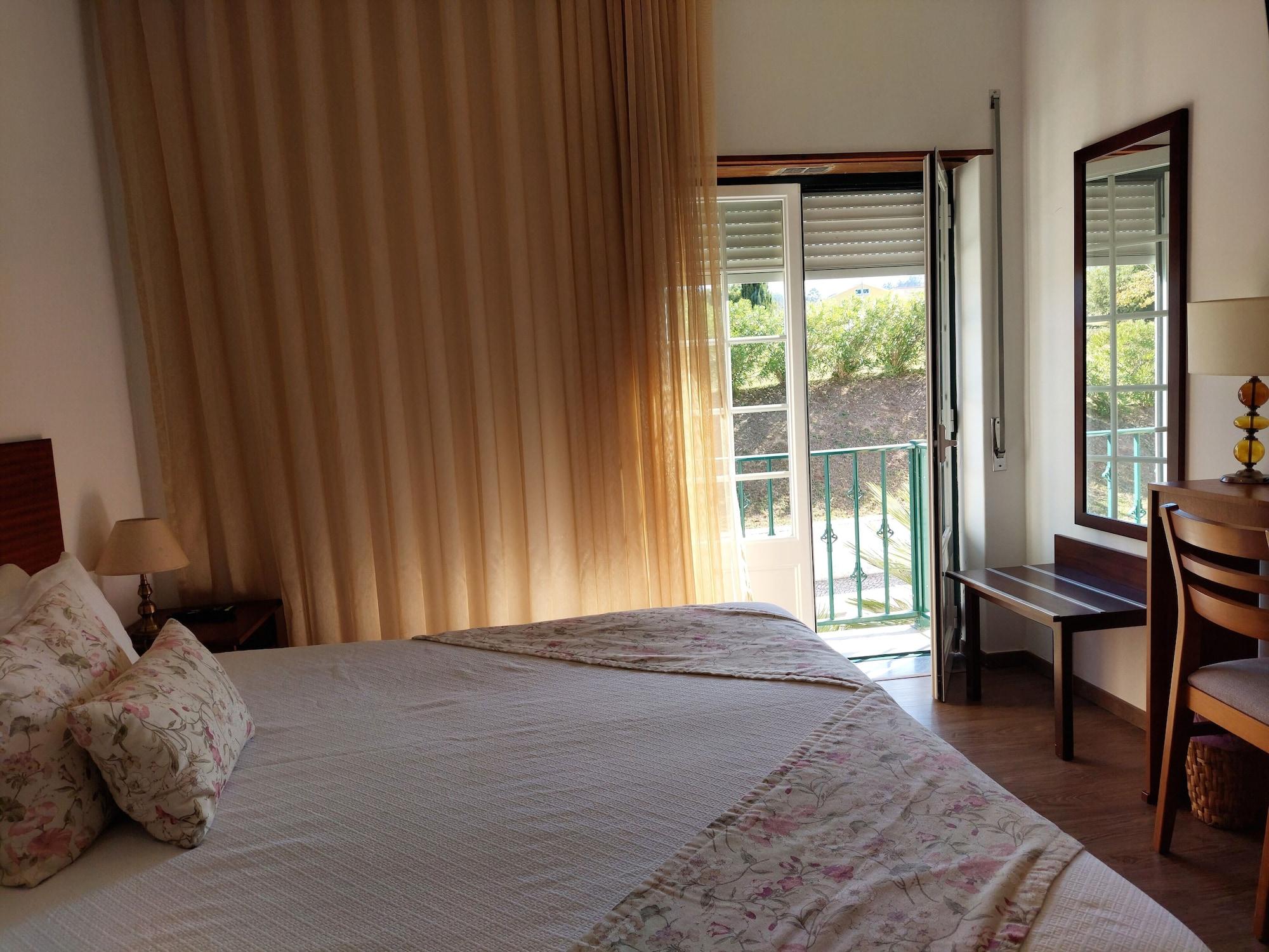 Hotel Louro Óbidos Екстериор снимка