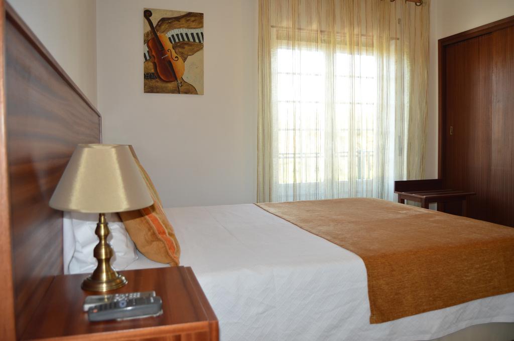 Hotel Louro Óbidos Екстериор снимка